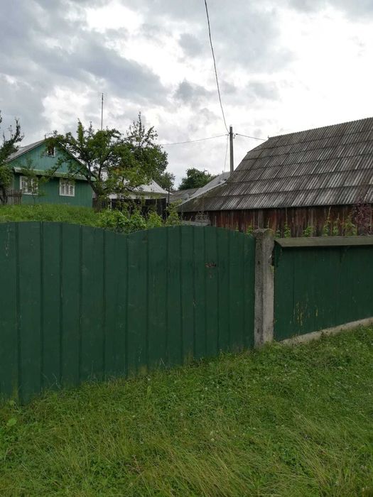 Vand teren intravilan cu casă – 7400 mp în Sasca Mare, Suceava