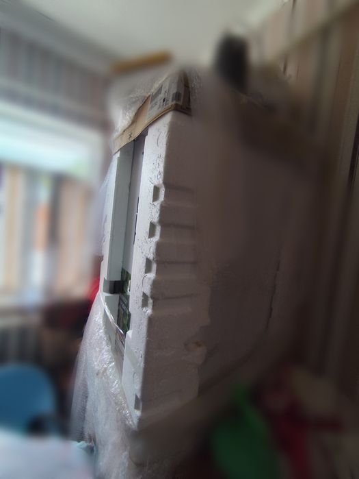 Холодильник с морозильником снизу