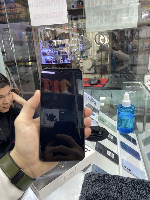 Samsung a17 128/6 yengi