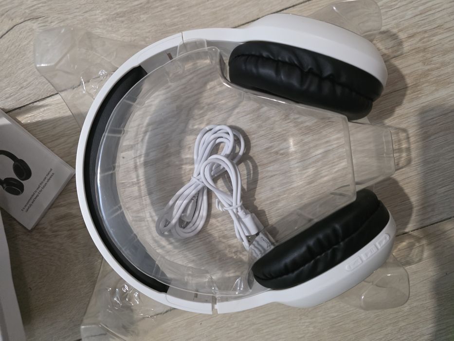 Слушалки чисти нови с блутот свързване