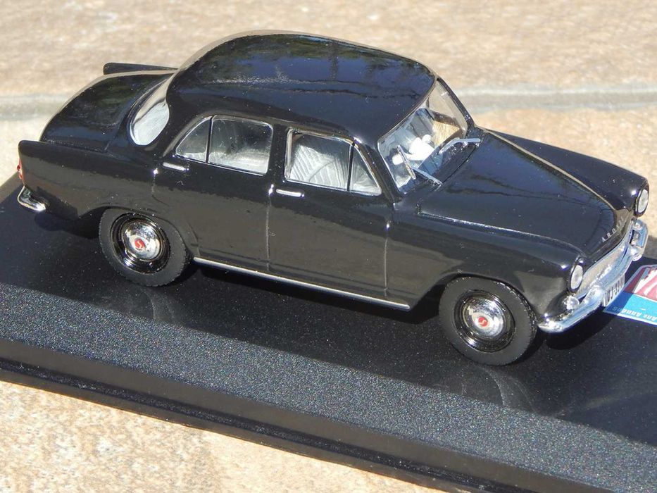 Macheta Simca Aronde P60 Bacalan 1958 1:43 cu ambalaj