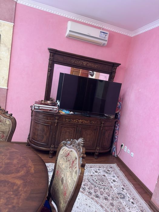 Сервант , комод, стол 2/3 метра и 12 стульев