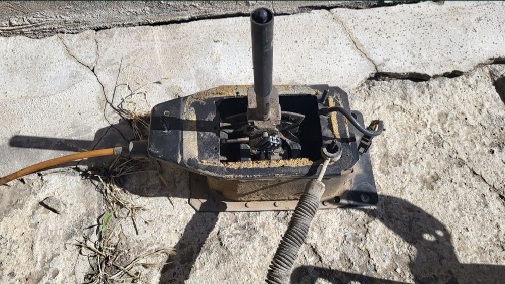 На пассат коробка  автомат . Кулиса стартер граната датчик 150