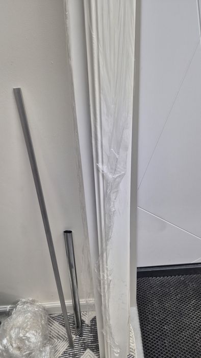 Продам плинтус белый