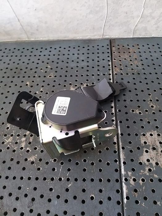 Centura siguranta mijloc spate maserati ghibli m157 6700174400