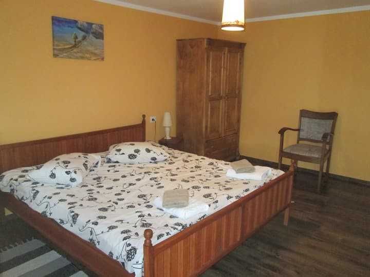 Oază de liniște și tradiție în inima Transilvaniei – Bruiu, Jud. Sibiu