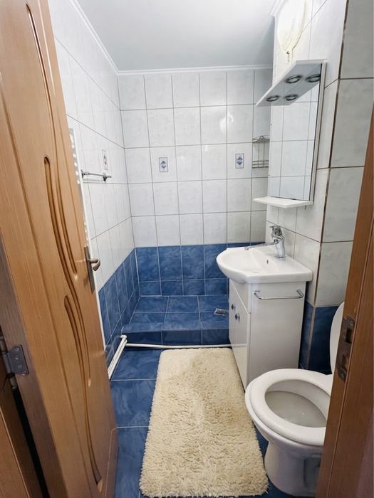Inchiriez apartament decomandat 2 camere Ciuperca 1 Mai