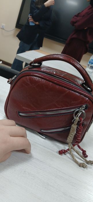 Сумкалар сотилади