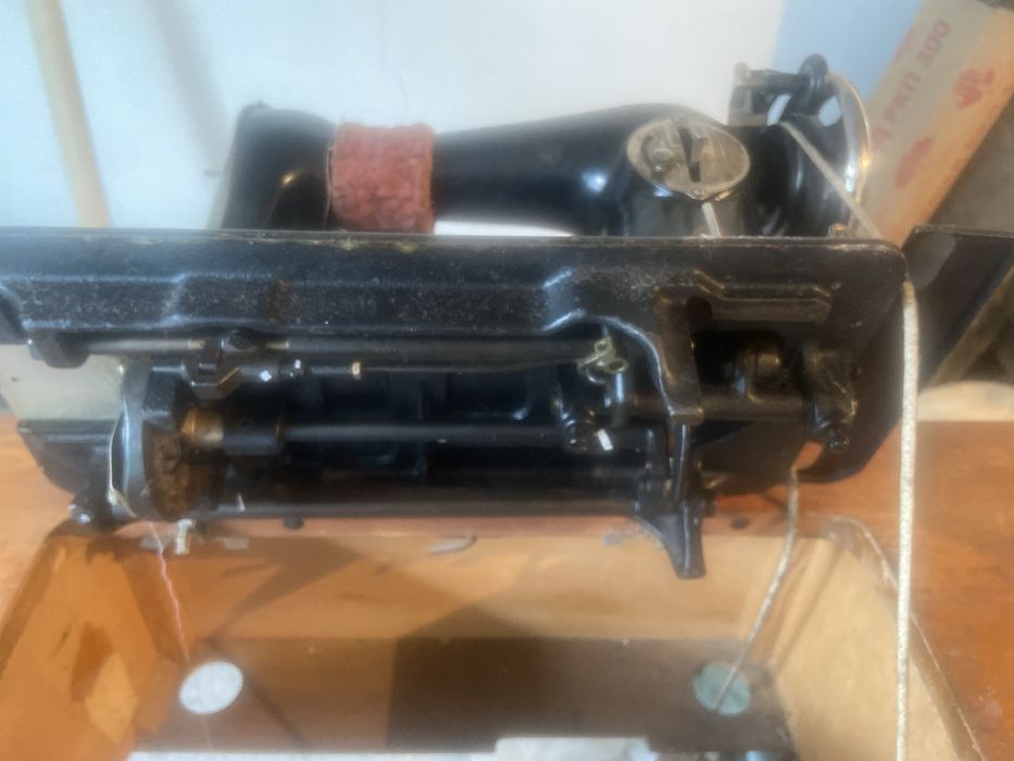 Швейную машинку продам