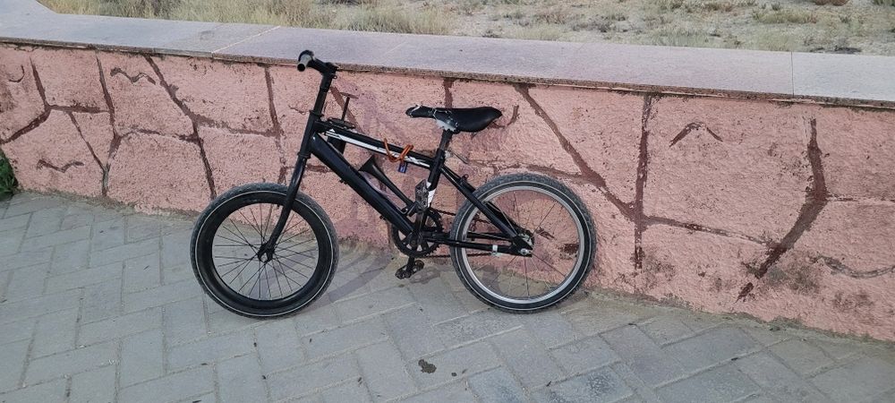 Велосипед детский для возраста 5-8лет