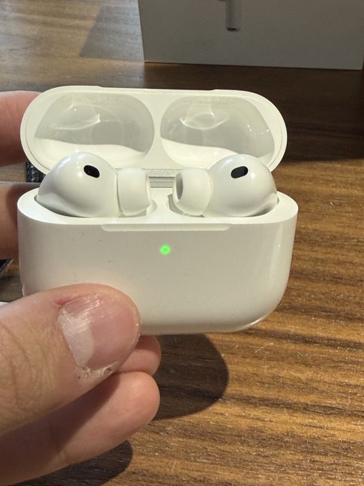 AirPods Pro 3 в идеальном состоянии