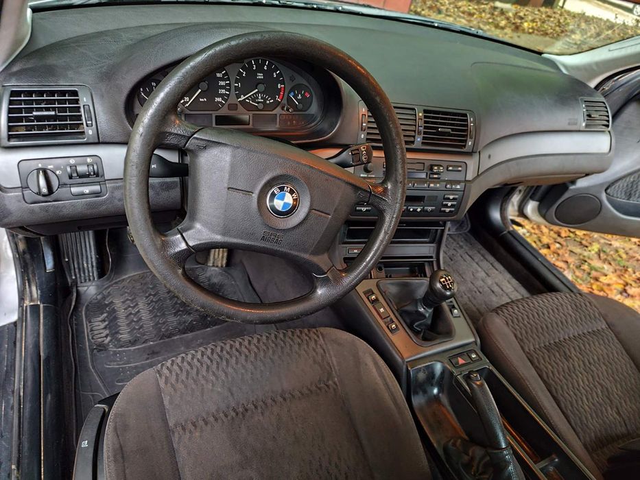 Продавам  BMW 318 И