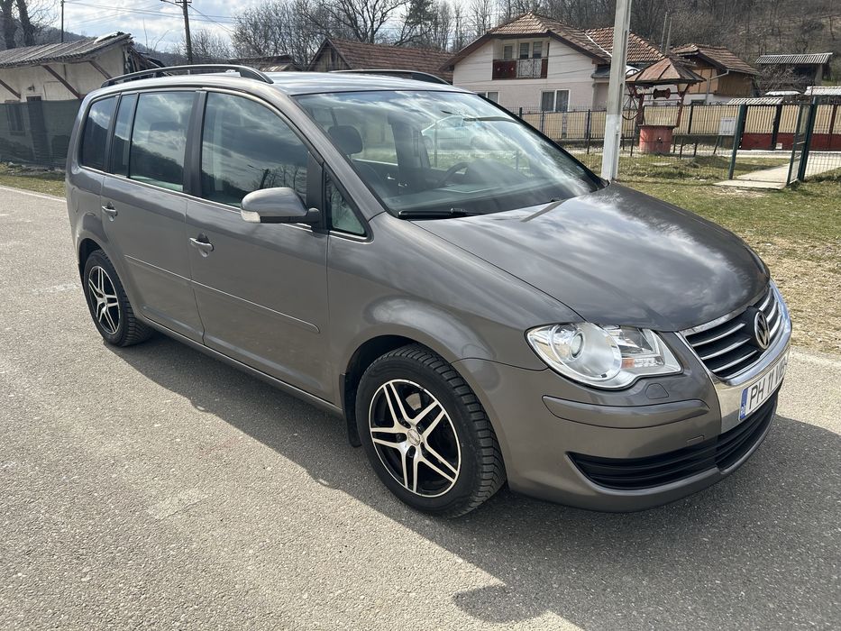 Volkswagen Touran 2008.  7 locuri 1.9tdi