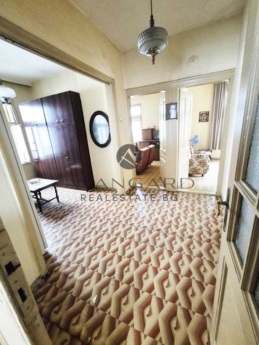 оф.22875 Двуетажна къща с магазин/ Градската градина