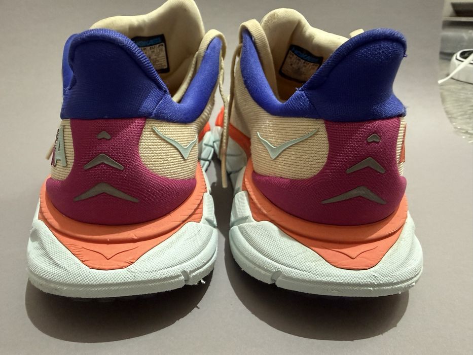 Hoka 36 de vanzare