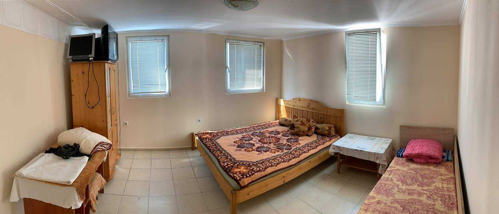 Дава се под наем Двустаен апартамент в Бургас, Меден рудник - зона А - 60 кв.м за 153 € - Снимка #2