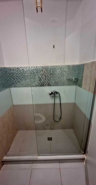 Vand apartament 3 camere si 2 bai la 100 m de faleza Dunarii