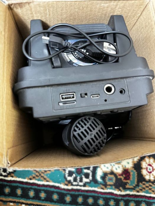 Продаётся Колонка Sing-e с микрофоном