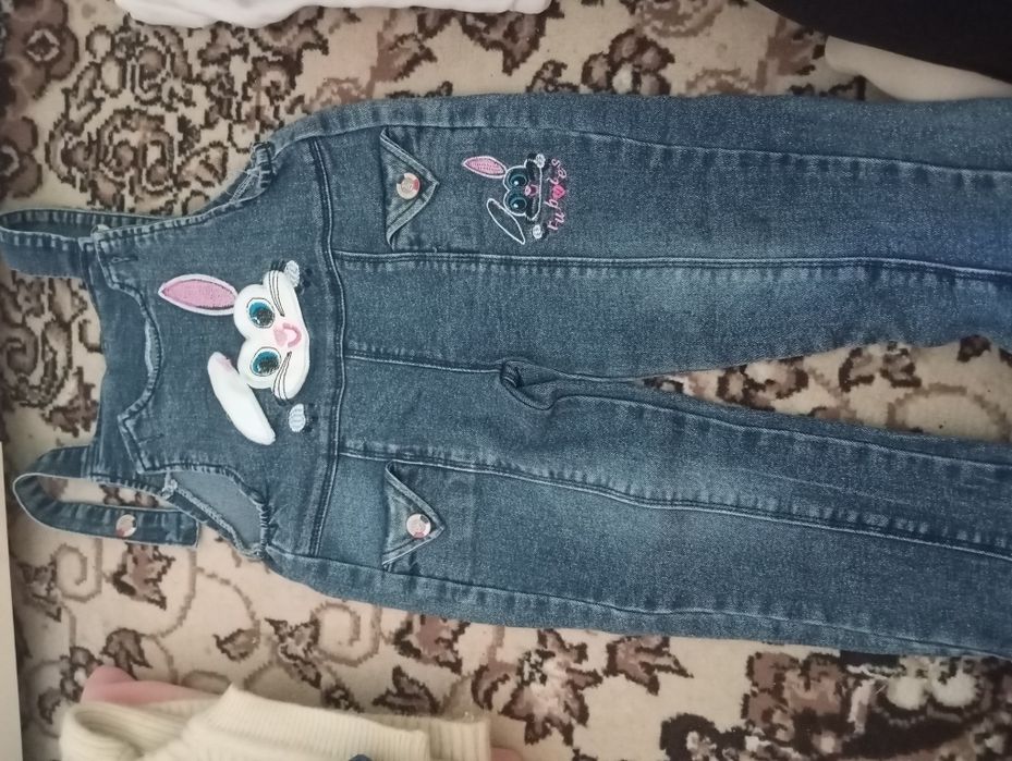 Bolalar kiyimlari sotiladi