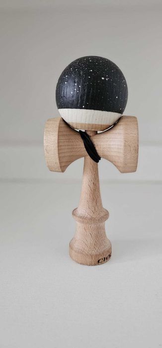 Kendama cu ken cioc-cioc ediție limitată cu o tama Okendama