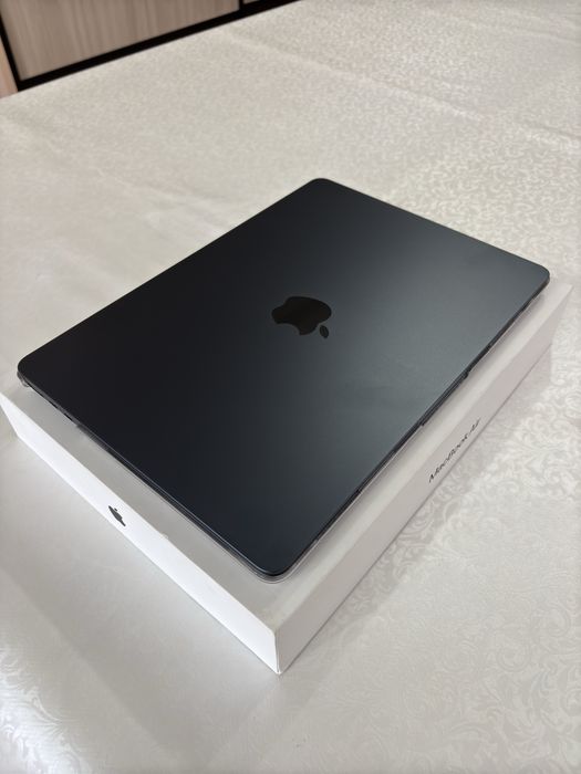 Продам макбук эйр 13 м3