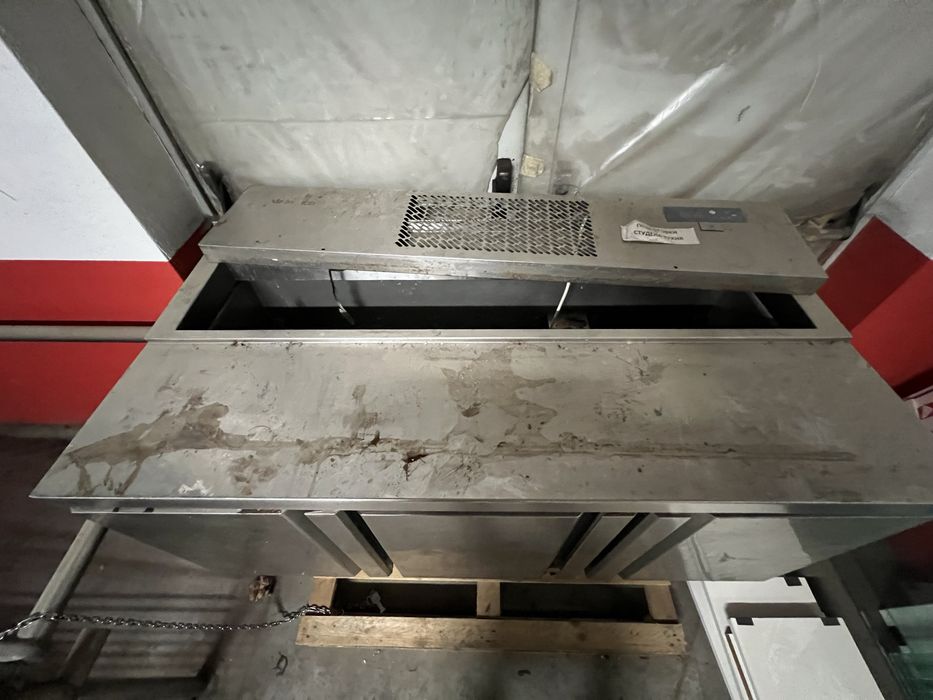 Салатен бар с 3 врати