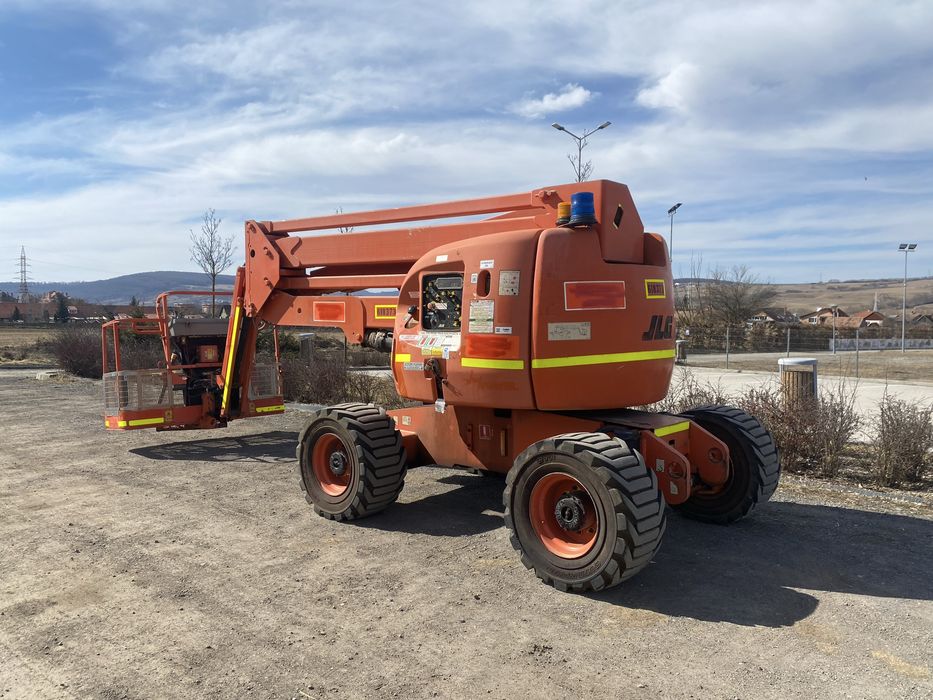 De inchiriat nacela cu brat 4x4 JLG 450 AJ