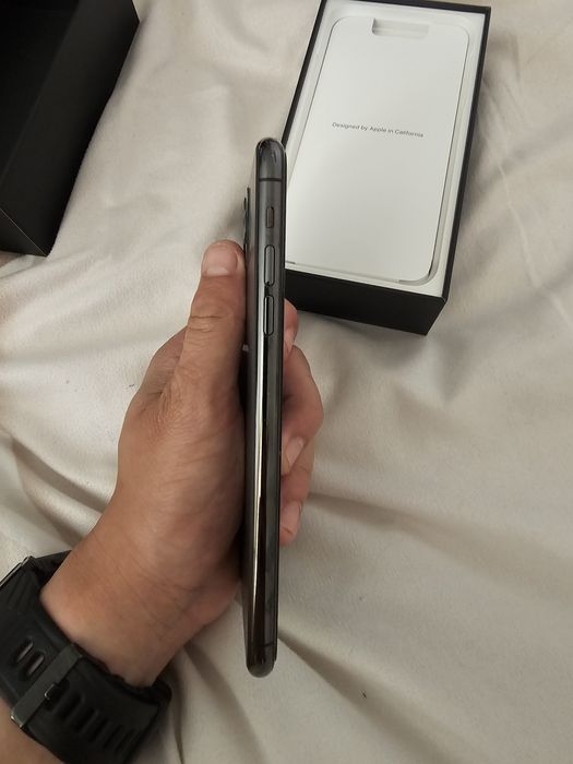 Vând iPhone 11 Pro Max