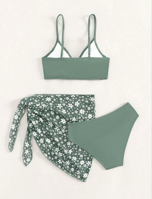 Нов тийн бански в зелено