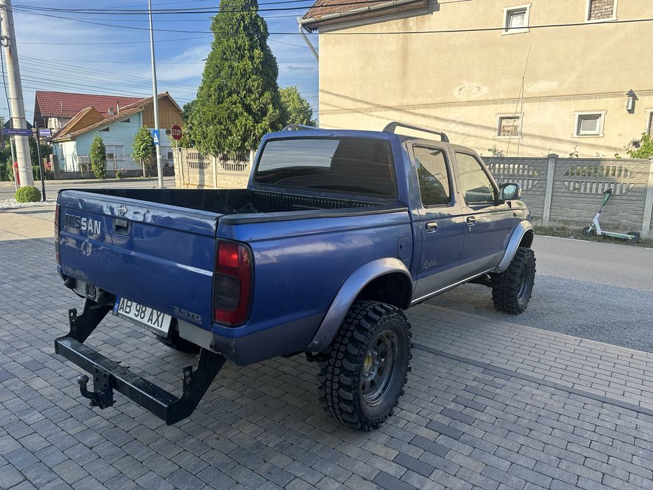 Nissan Navara  2.5 pe pinioane