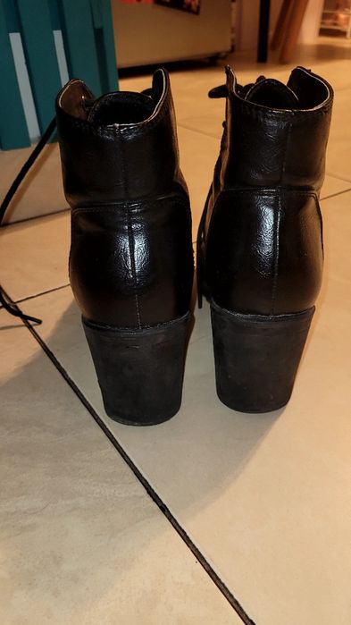 Ghete negre mărimea 36