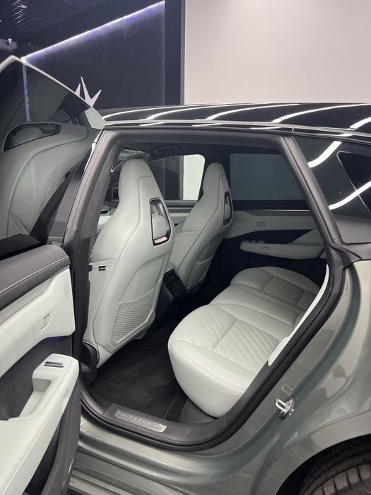 Zeekr 001 YOU 2025 res