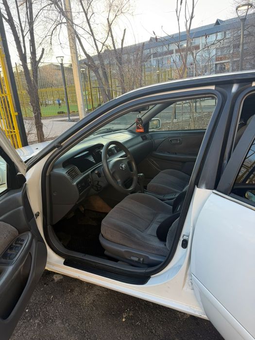 Продам toyota camry 25