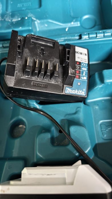 Акумулаторен винтоверт MAKITA DF488D002