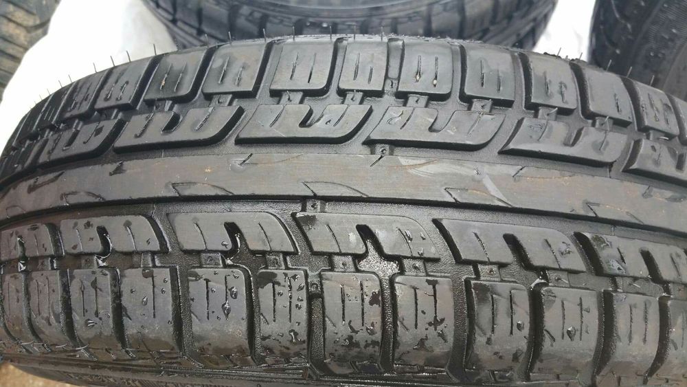 Genti împreună cu  cauciucuri R13 de vara... cauciucuri ca si noi