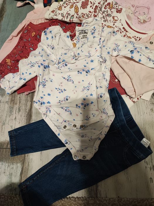 Двехи 3-6, 6-9 месеца момиче