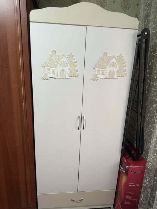 Детская кроватка c шкавчиком