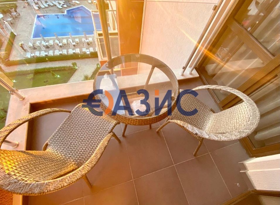 Продава се Двустаен апартамент в к.к. Слънчев бряг - 49 кв.м за 1347 €/кв.м - Снимка #4
