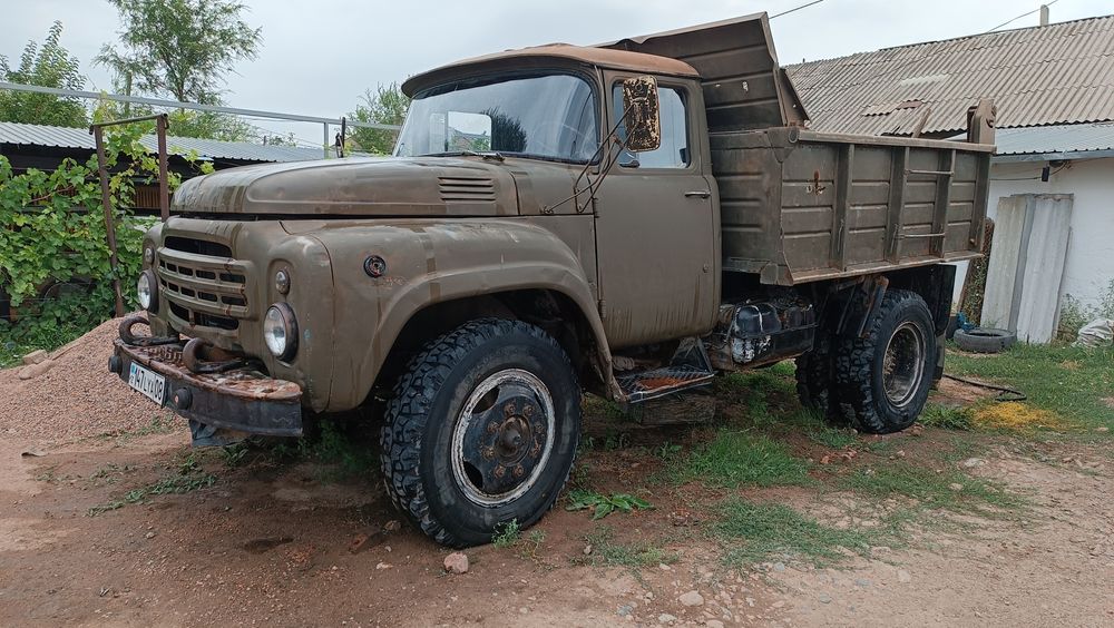 Продам ЗИЛ 130. Полностью в рабочем состоянии.