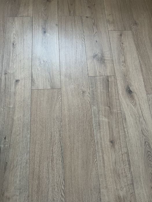 Срочно продам ламинат эггер 32 класс