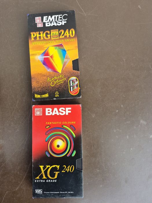 Vând 12 casete video VHS Basf 240minute colectie din ani 1970-1990