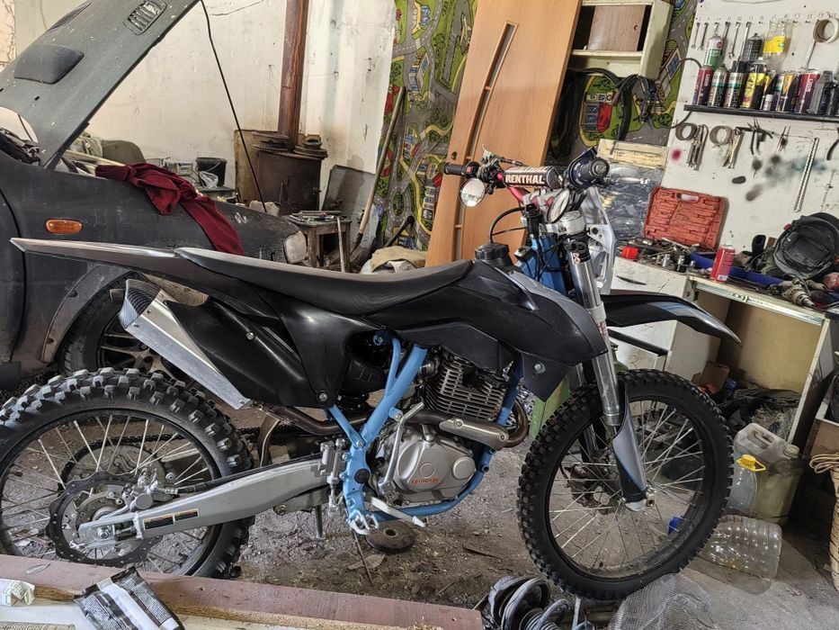 Продам мотоцикл 250 Кубов.