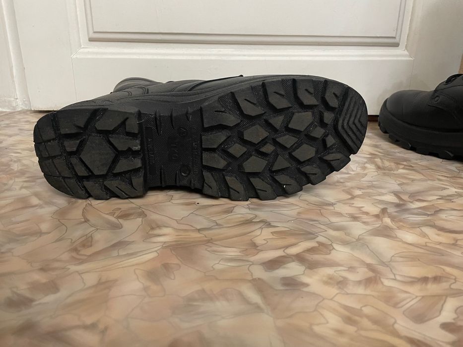 Продам берцы размер 43