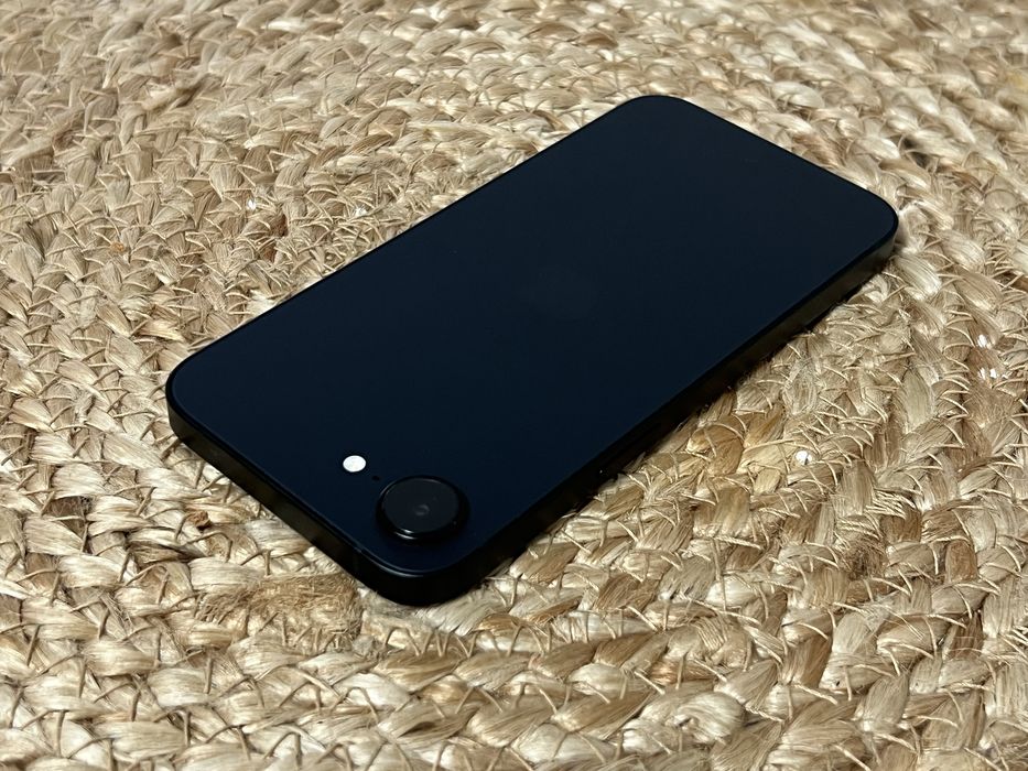 iPhone 16e 128GB Black – 100% baterie – 46 cicluri – Ca nou