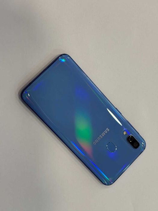 Samsung Galaxy A40 64GB / 4GB RAM