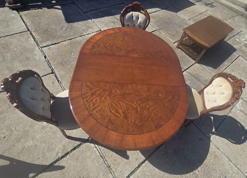 Vând masă  cu 3 scaune