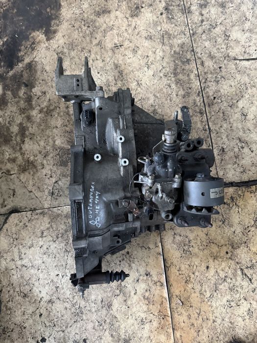 Mitsubishi Outlander 1 2.0i Митсубиши Аутлендер скорости