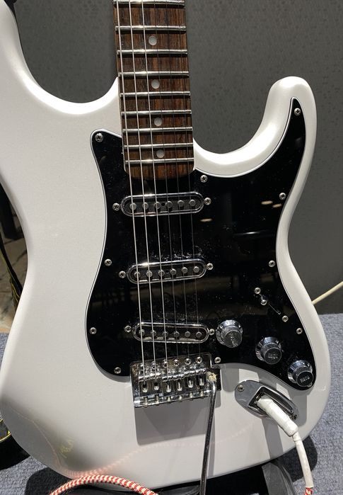 Электрогитара Fender stratocaster