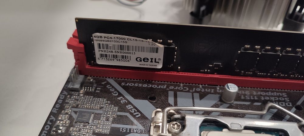 Продам материнскую плату