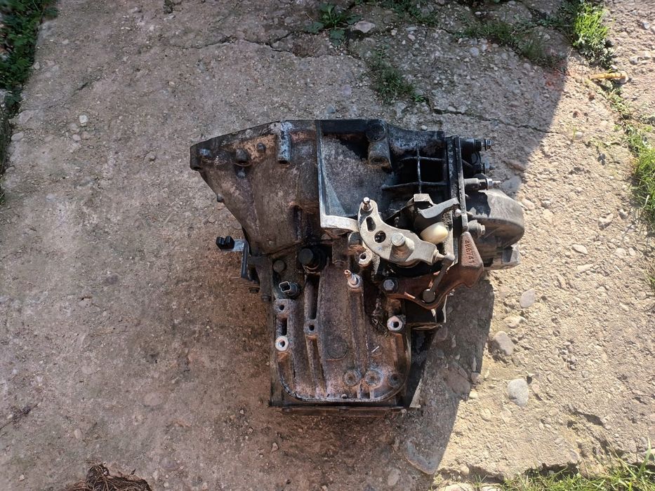 Vând cutie de viteze pentru Peugeot 407 2l 136 ch diesel 2007 .